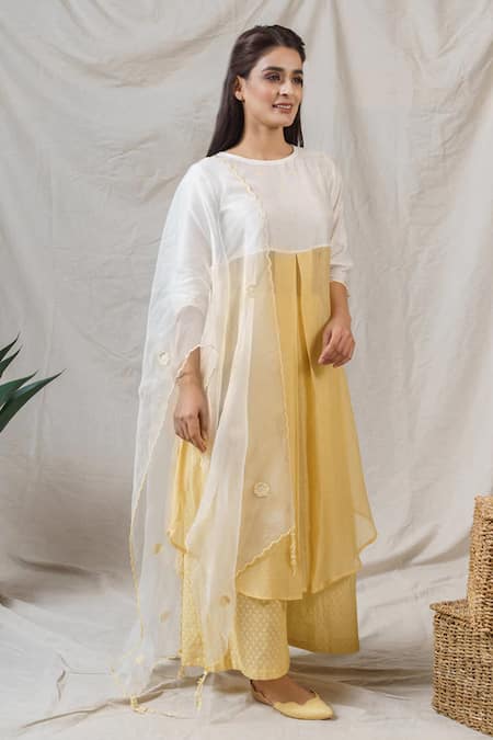 Shop_Naaz By Noor_Yellow Cotton, Organza, Chanderi Plain Round Ombre Kurta Set _at_Aza_Fashions