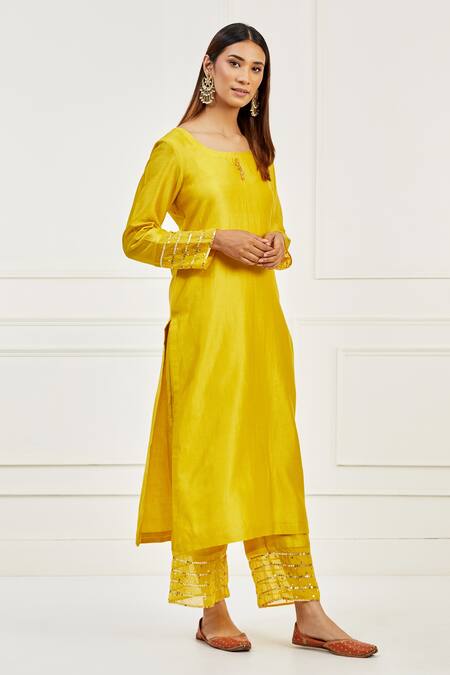 Ikshita Choudhary Yellow Chanderi Embroidered Chita Round Kurta Pant Set Online at Aza Fashions Ikshita Choudhary_Yellow Chanderi Embroidered Chita Round Kurta Pant Set_Online_at_Aza_Fashions