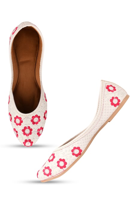 Samyukta Singhania Floral Embroidered Multi Color Juttis 