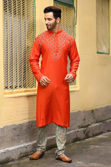 Priyanka Haralalka Orange Bhagalpur Silk And Embroidery Stripes & Knot Kurta Set 