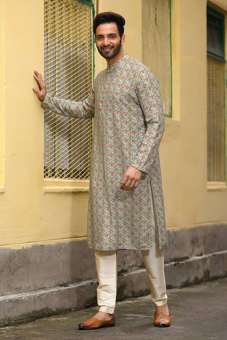 Priyanka Haralalka_Blue Silk Bourette, Viscose Blend Floral, Scallops Print Kurta Set _Online_at_Aza_Fashions