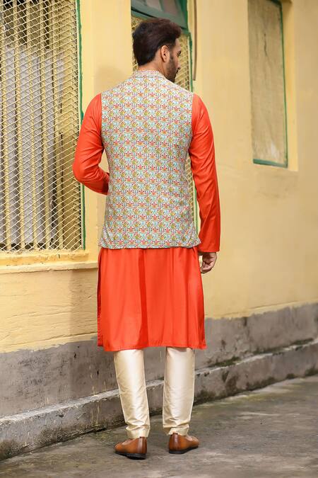 Shop_Priyanka Haralalka_Orange Baghalpur Silk And Embroidery Floral Bundi & Kurta Set _at_Aza_Fashions