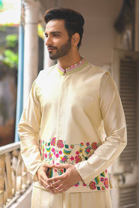 Buy_Priyanka Haralalka_Beige Banarasi Cotton , Katan Floral Embroidered Bundi And Kurta Set_Online_at_Aza_Fashions