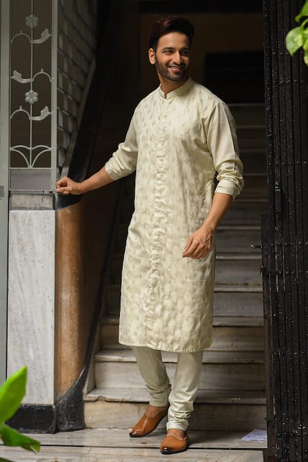 Priyanka Haralalka Geometric Embroidered Kurta Set 