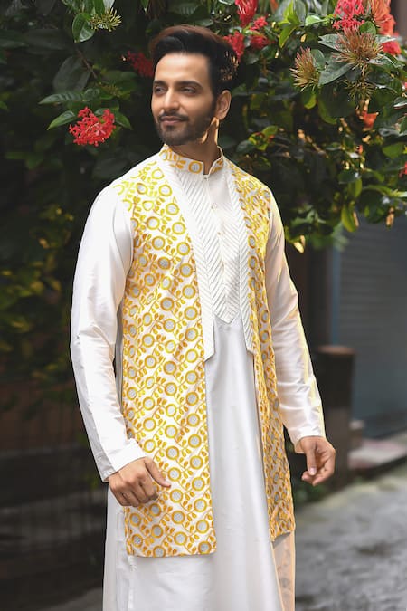 Priyanka Haralalka_Beige Banarasi , Katan Sequins Work Embroidered Overlay Kurta Set_Online_at_Aza_Fashions