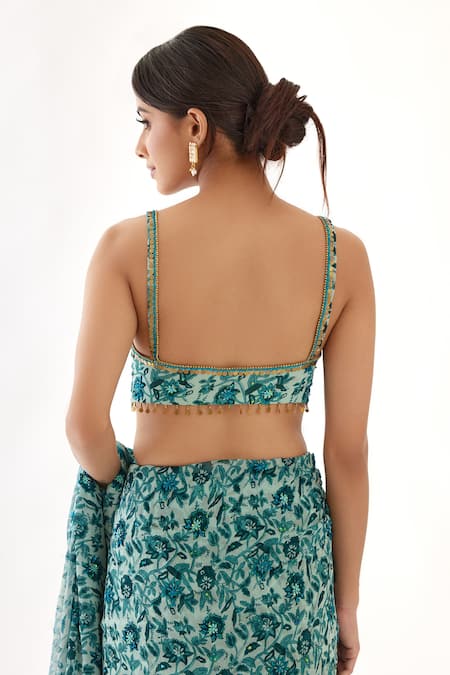 Nikasha Green 100% Viscose Georgette Cutdana, Floral, Resham, Print Saree With Blouse at Aza Fashions Nikasha_Green 100% Viscose Georgette Cutdana, Floral, Resham, Print Saree With Blouse _at_Aza_Fashions