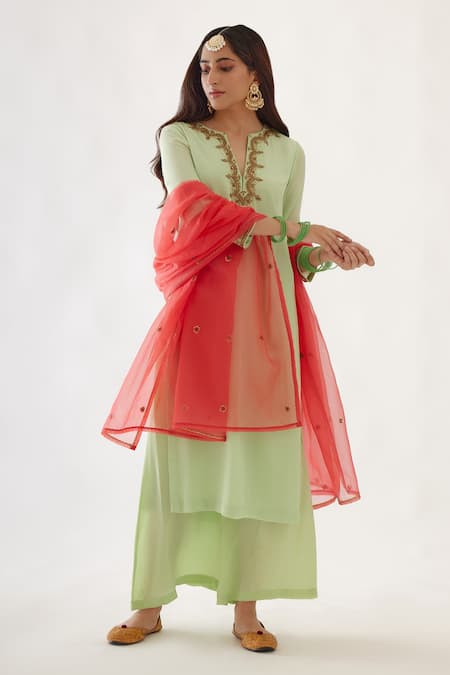 Nikasha Embroidered Kurta Set 