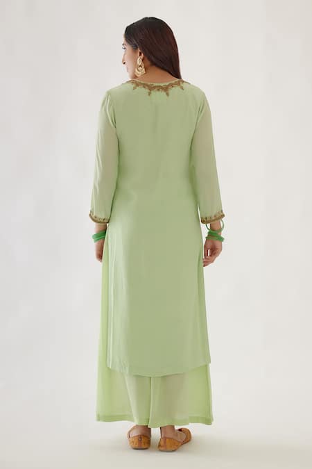 Shop Nikasha Green Cutdana, Dabka, Sequin And Gota Work V Neck Embroidered Kurta Set at Aza Fashions Shop_Nikasha_Green Cutdana, Dabka, Sequin And Gota Work V Neck Embroidered Kurta Set _at_Aza_Fashions
