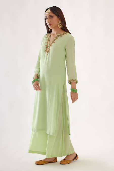 Shop Nikasha Green Cutdana, Dabka, Sequin And Gota Work V Neck Embroidered Kurta Set Online at Aza Fashions Shop_Nikasha_Green Cutdana, Dabka, Sequin And Gota Work V Neck Embroidered Kurta Set _Online_at_Aza_Fashions