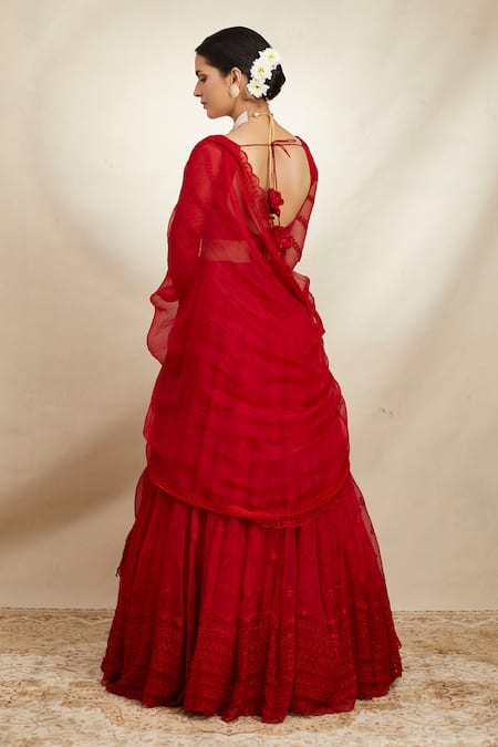 Shop_Astha Narang_Red Organza Floral Sweetheart Neck Embroidered Bridal Lehenga Set _at_Aza_Fashions