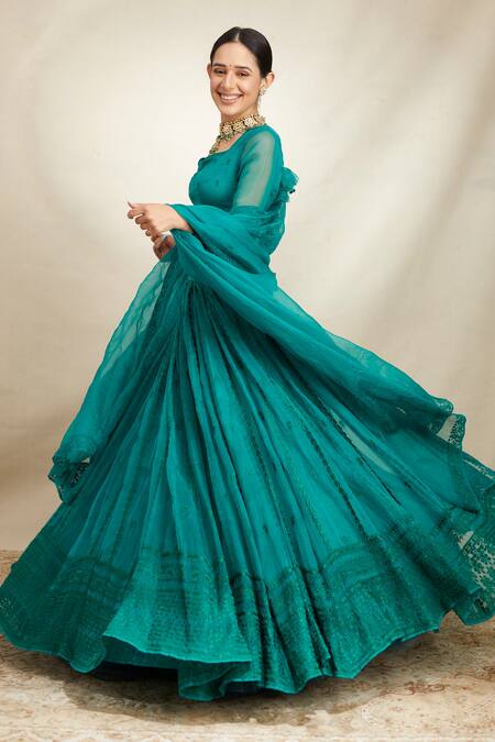 Astha Narang Green Organza Thread Sweetheart Neck Embroidered Lehenga Set Online at Aza Fashions Astha Narang_Green Organza Thread Sweetheart Neck Embroidered Lehenga Set _Online_at_Aza_Fashions