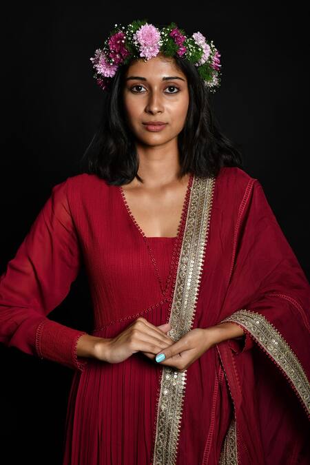 Buy_Aksh_Maroon Organza, Georgette, Taffeta Plain V Neck Pleated Anarkali With Dupatta_Online_at_Aza_Fashions