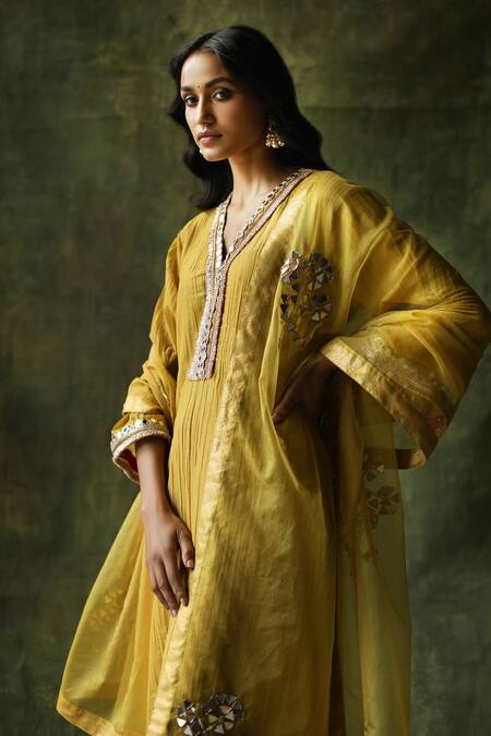 Buy_Begum_Yellow Kurta Crinkled Silk Embroidery Mirror V Neck Bahaar Set  _Online_at_Aza_Fashions