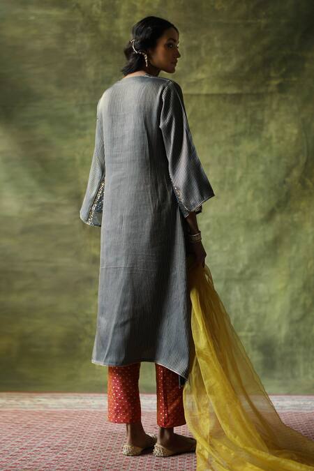 Shop_Begum_Grey Kurta Brocade Silk Embroidery Sequin V Neck Nida Set _at_Aza_Fashions