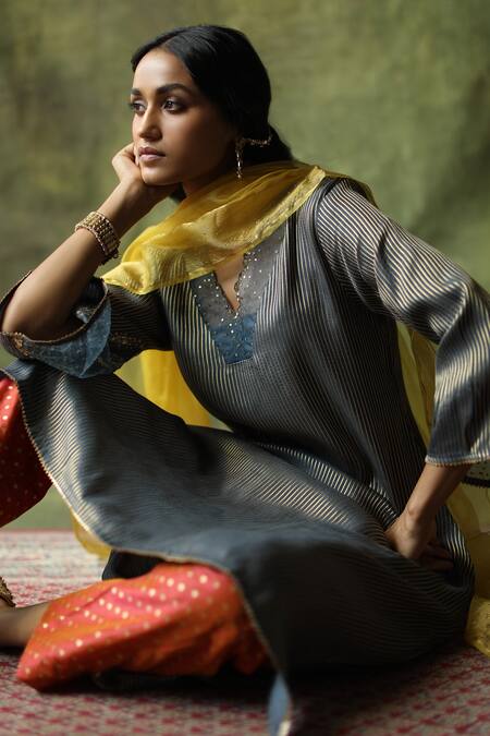 Begum_Grey Kurta Brocade Silk Embroidery Sequin V Neck Nida Set _Online_at_Aza_Fashions