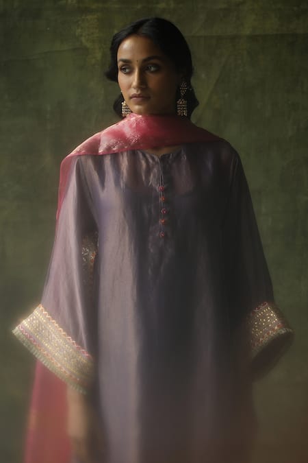 Begum_Purple Dupatta Organza, Kurta Chanderi Silk Kurta, Pant Dia Embroidered Set _Online_at_Aza_Fashions