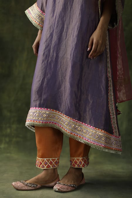 Begum_Purple Dupatta Organza, Kurta Chanderi Silk Kurta, Pant Dia Embroidered Set _at_Aza_Fashions
