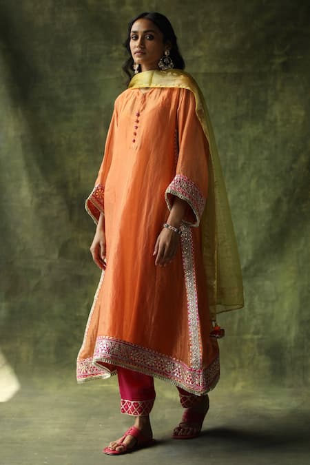 Begum_Orange Dupatta Organza, Kurta Chanderi Silk Kurta, Pant Dia Embroidered Set _Online_at_Aza_Fashions