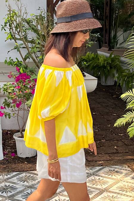 Buy_Rriso_Yellow Cotton Bamboo Geometric Straight Pattern Top_Online_at_Aza_Fashions