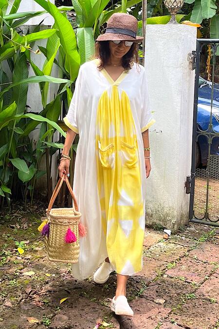Buy_Rriso_Yellow Cotton Bamboo Printed Geometric V Neck Kaftan_Online_at_Aza_Fashions