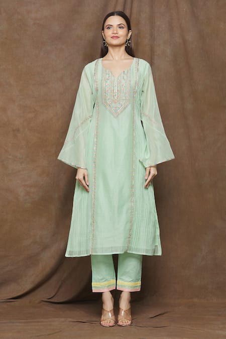 Turaja_Green Chanderi (70% Cotton Embroidery Gota Highlight Geometric Kurta Set_Online_at_Aza_Fashions