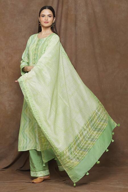 Buy_Turaja_Green Kurta Pure Chanderi (60% Cotton And Embroidery Geometric Set_Online_at_Aza_Fashions