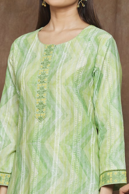 Shop_Turaja_Green Kurta Pure Chanderi (60% Cotton And Embroidery Geometric Set_Online_at_Aza_Fashions