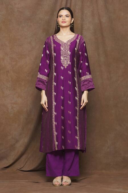 Turaja_Purple 40% Silk), Dupatta Banarasi Organza, Pure Zari Embroidered Kurta Set_Online_at_Aza_Fashions
