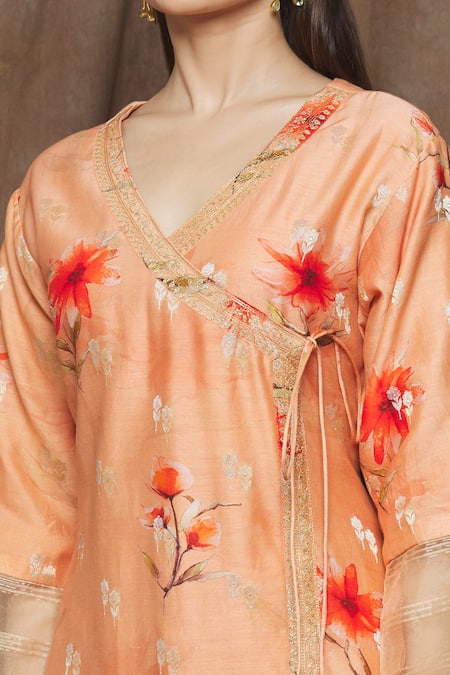 Turaja_Peach Pure Chanderi (60% Cotton And Embroidery Floral V Neck Kurta_at_Aza_Fashions