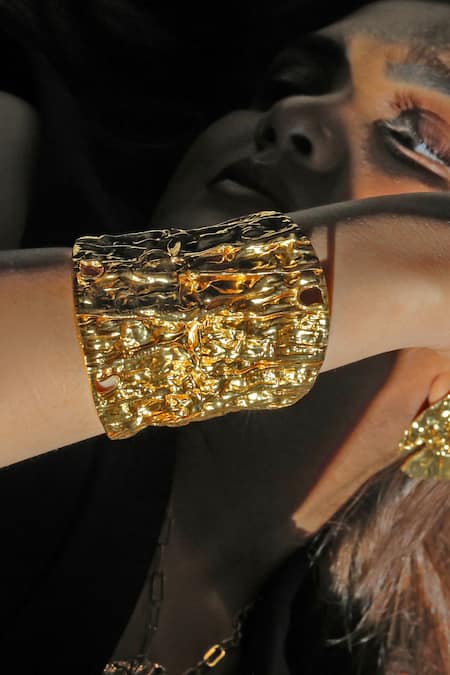 MNSH Kallista Cuff 