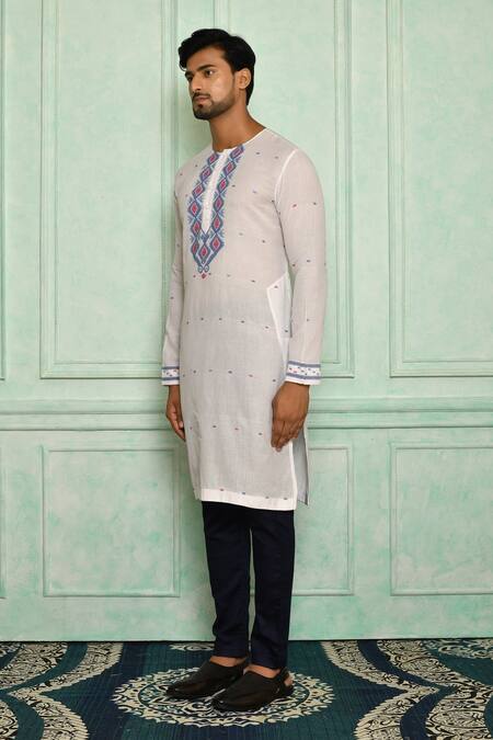 Pranay Baidya White Jamdani, Malai Geometric Pattern Kurta Set Online at Aza Fashions Pranay Baidya_White Jamdani, Malai Geometric Pattern Kurta Set _Online_at_Aza_Fashions