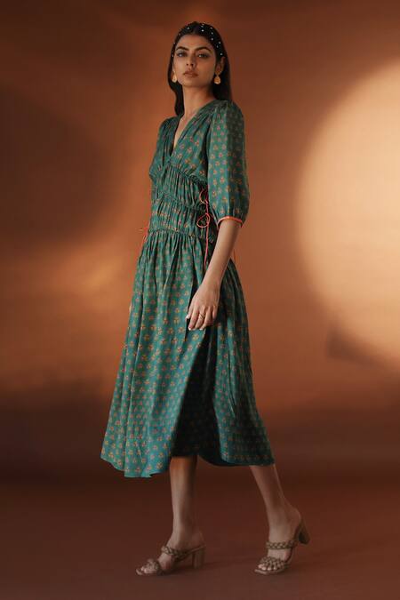 POZRUH_Green Pure Mulberry Silk Floral Pattern V Neck Sitara Printed Dress_Online_at_Aza_Fashions