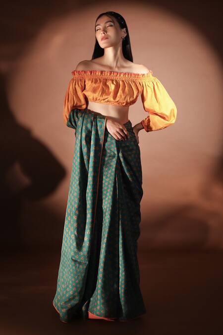 POZRUH_Green Pure Mulberry Silk Digital Prints Floral Pattern Sunset Saree_Online_at_Aza_Fashions