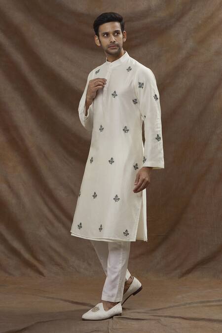 Buy The MeN'S Kompany White Chanderi Silk Thread Kurta And Pant Set Online at Aza Fashions Buy_The MeN'S Kompany_White Chanderi Silk Thread Kurta And Pant Set _Online_at_Aza_Fashions