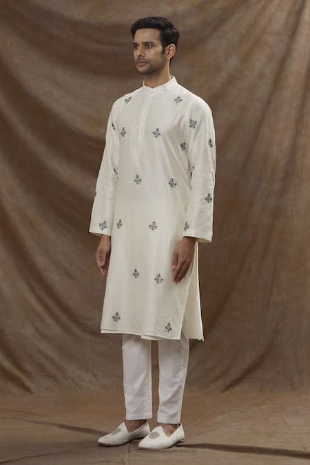 Shop_The MeN'S Kompany_White Chanderi Silk Thread Kurta _Online_at_Aza_Fashions