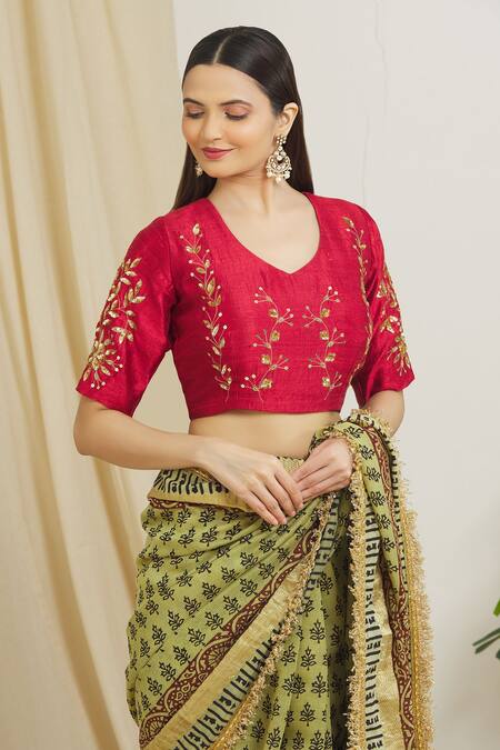 Surendri_Green Raw Silk, Kotadoria Floral Round Lace Border Saree With Blouse_at_Aza_Fashions