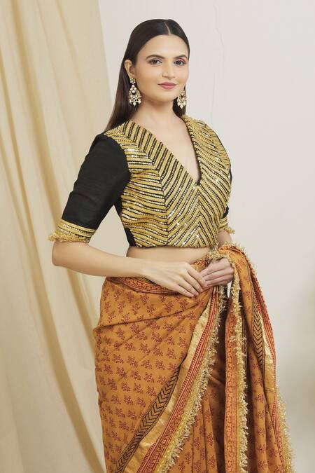 Surendri Orange Raw Silk, Kotadoria Floral V Neck Hand Block Print Saree With Blouse at Aza Fashions Surendri_Orange Raw Silk, Kotadoria Floral V Neck Hand Block Print Saree With Blouse_at_Aza_Fashions