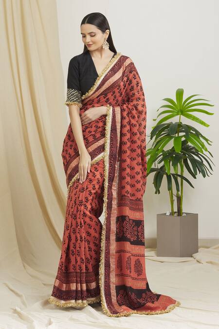 Surendri Red Raw Silk, Kotadoria Floral V Neck Print Saree With Embroidered Blouse Online at Aza Fashions Surendri_Red Raw Silk, Kotadoria Floral V Neck Print Saree With Embroidered Blouse_Online_at_Aza_Fashions