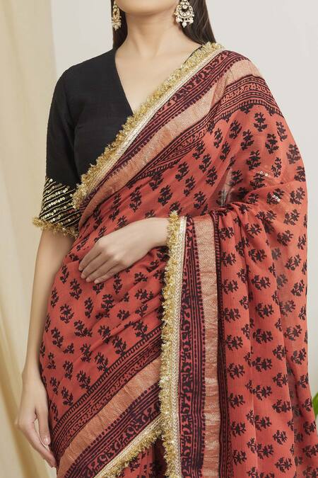 Shop Surendri Red Raw Silk, Kotadoria Floral V Neck Print Saree With Embroidered Blouse Online at Aza Fashions Shop_Surendri_Red Raw Silk, Kotadoria Floral V Neck Print Saree With Embroidered Blouse_Online_at_Aza_Fashions