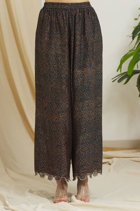 Buy_Surendri_Black Chanderi Floral Round Cotton Printed Kurta Set_Online_at_Aza_Fashions