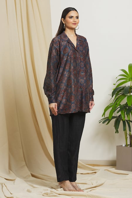 Surendri_Grey Chanderi And Raw Silk Ajrak Lapel Collar Print Shirt With Pant_Online_at_Aza_Fashions