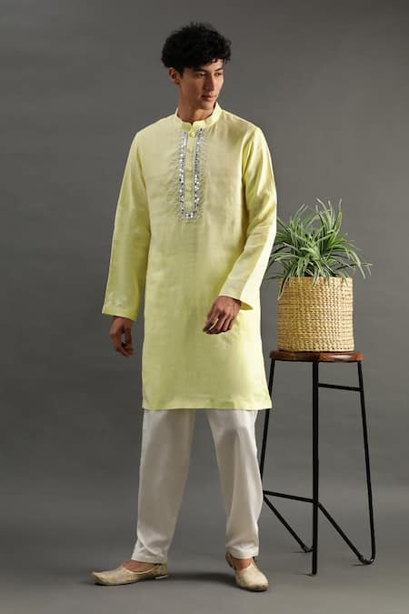 Byb Premium Placket Embroidered Kurta & White Pyjama Set 