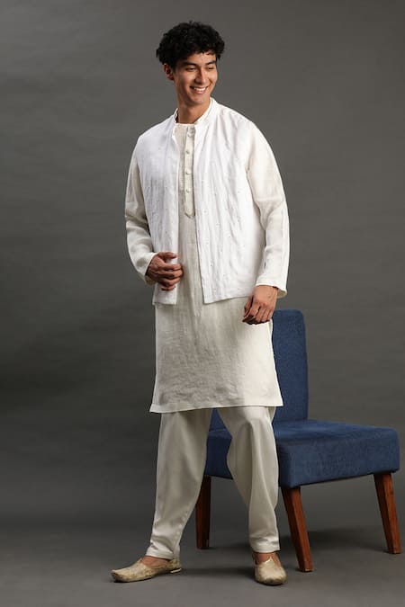 Byb Premium Embroidered Bundi Kurta Set 