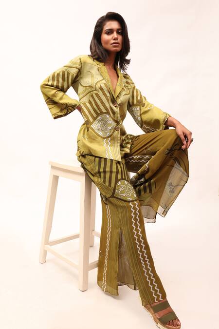 Shop_Kritika Murarka_Green Cotton Satin Collared Paisley Print Boxy-cut Jacket _Online_at_Aza_Fashions