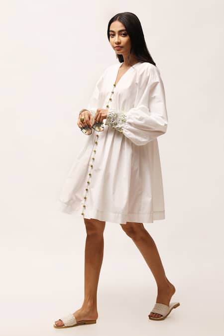 Kritika Murarka_White Cotton Embroidery V-neck Cuff And Gathered Dress _Online_at_Aza_Fashions