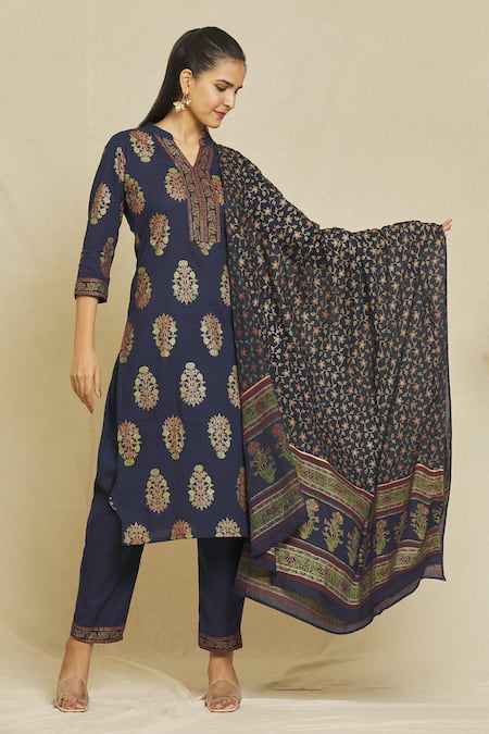 Samyukta Singhania Floral Foil Print Kurta Set 