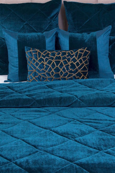 ALCOVE King Size Quilted Velvet Bedspread 