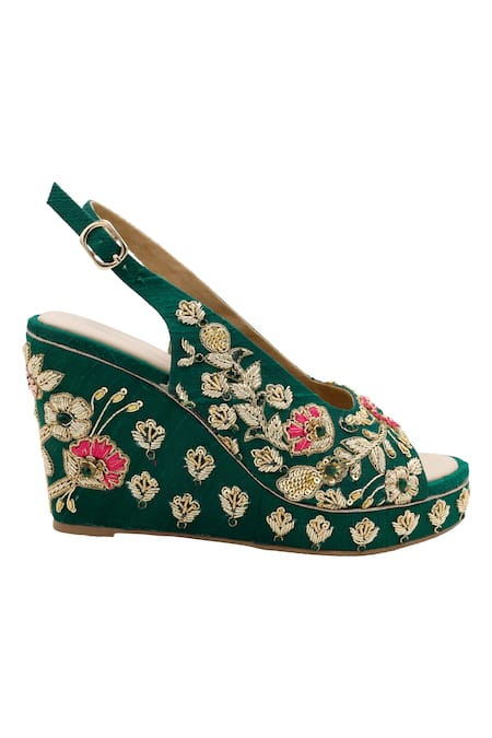 Veruschka By Payal Kothari_Green Embellished Sarod Raw Silk Zardozi Wedges _Online_at_Aza_Fashions