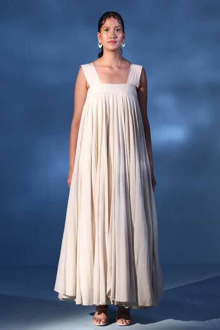 Chambray & CO. White Organza, Chanderi , Evian Solid Dress With Jacket at Aza Fashions Chambray & CO._White Organza, Chanderi , Evian Solid Dress With Jacket _at_Aza_Fashions