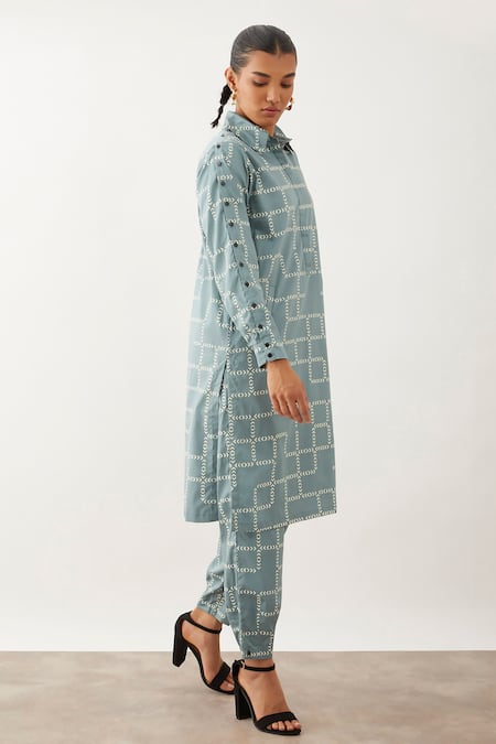 Buy Son Of A Noble Snob Grey Premium Cotton Satin Printed Chevron Spread Bora Tunic And Trouser Set Online at Aza Fashions Buy_Son Of A Noble Snob_Grey Premium Cotton Satin Printed Chevron Spread Bora Tunic And Trouser Set _Online_at_Aza_Fashions